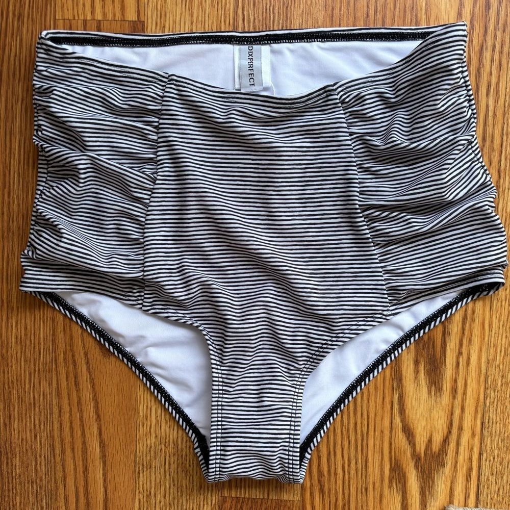 NWOT-Dixperfect-Bikini Bottoms Striped Black/White Stripes